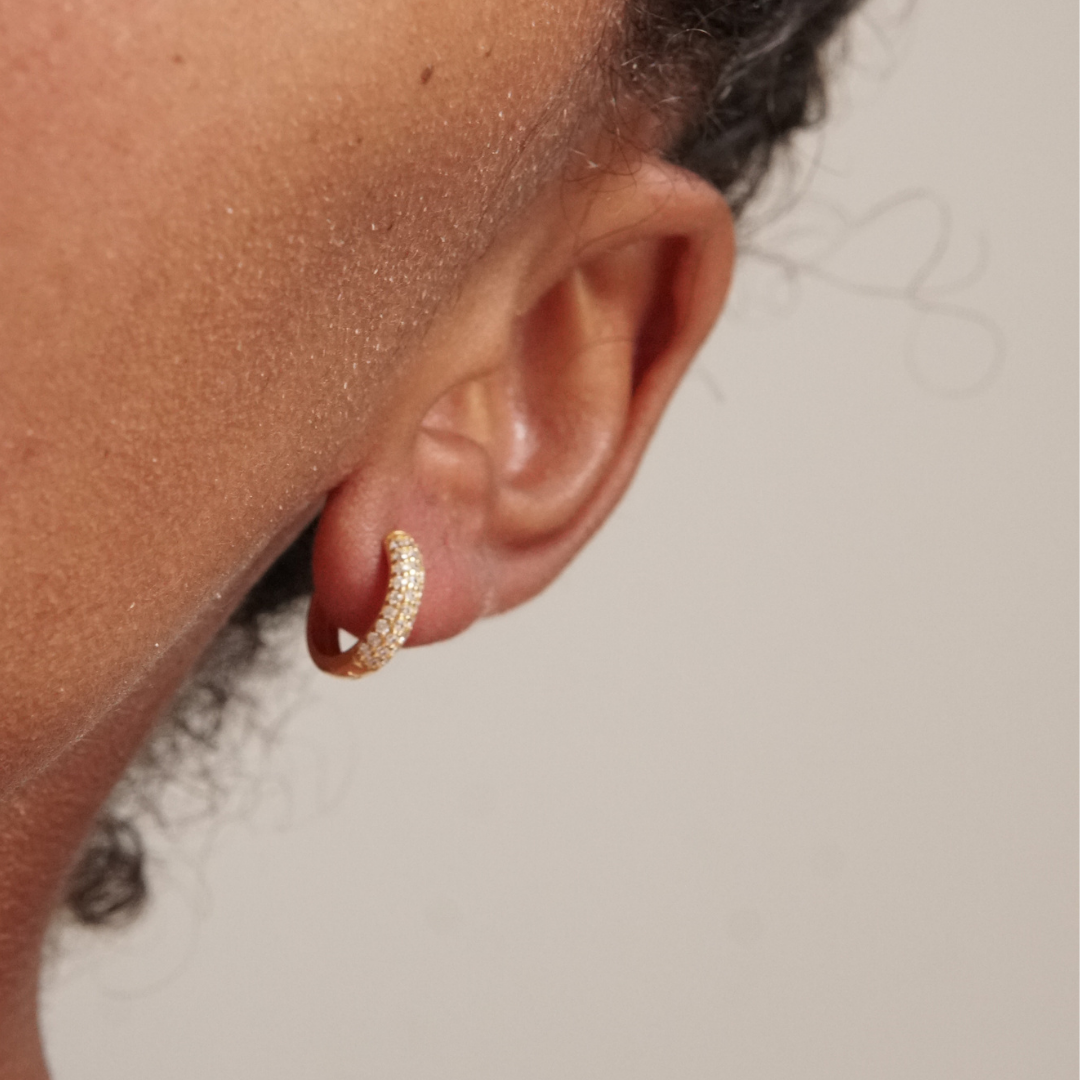 THE AURORA HOOP M - solid gold