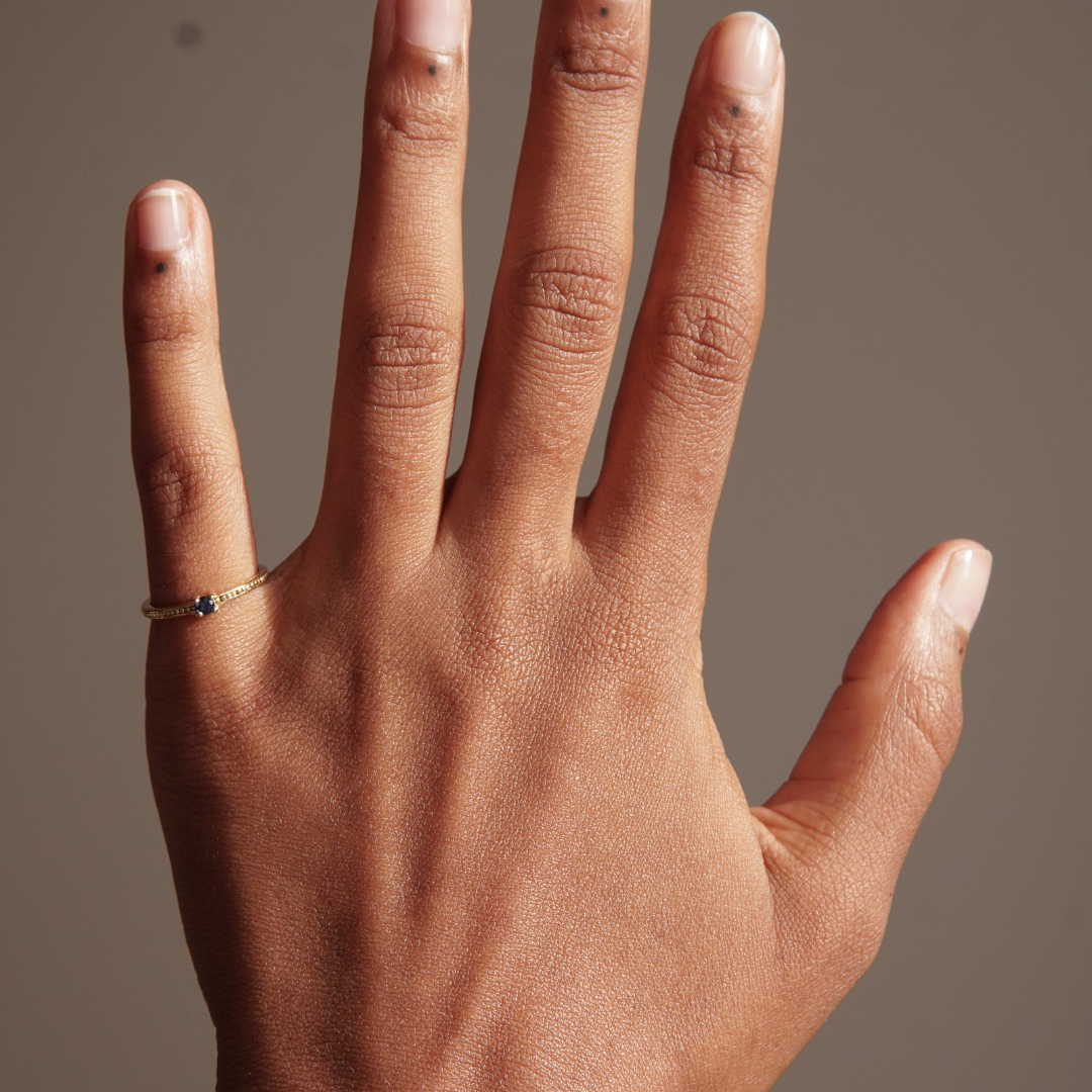 THE EMMA RING ブルー - ソリッド 14K ゴールド