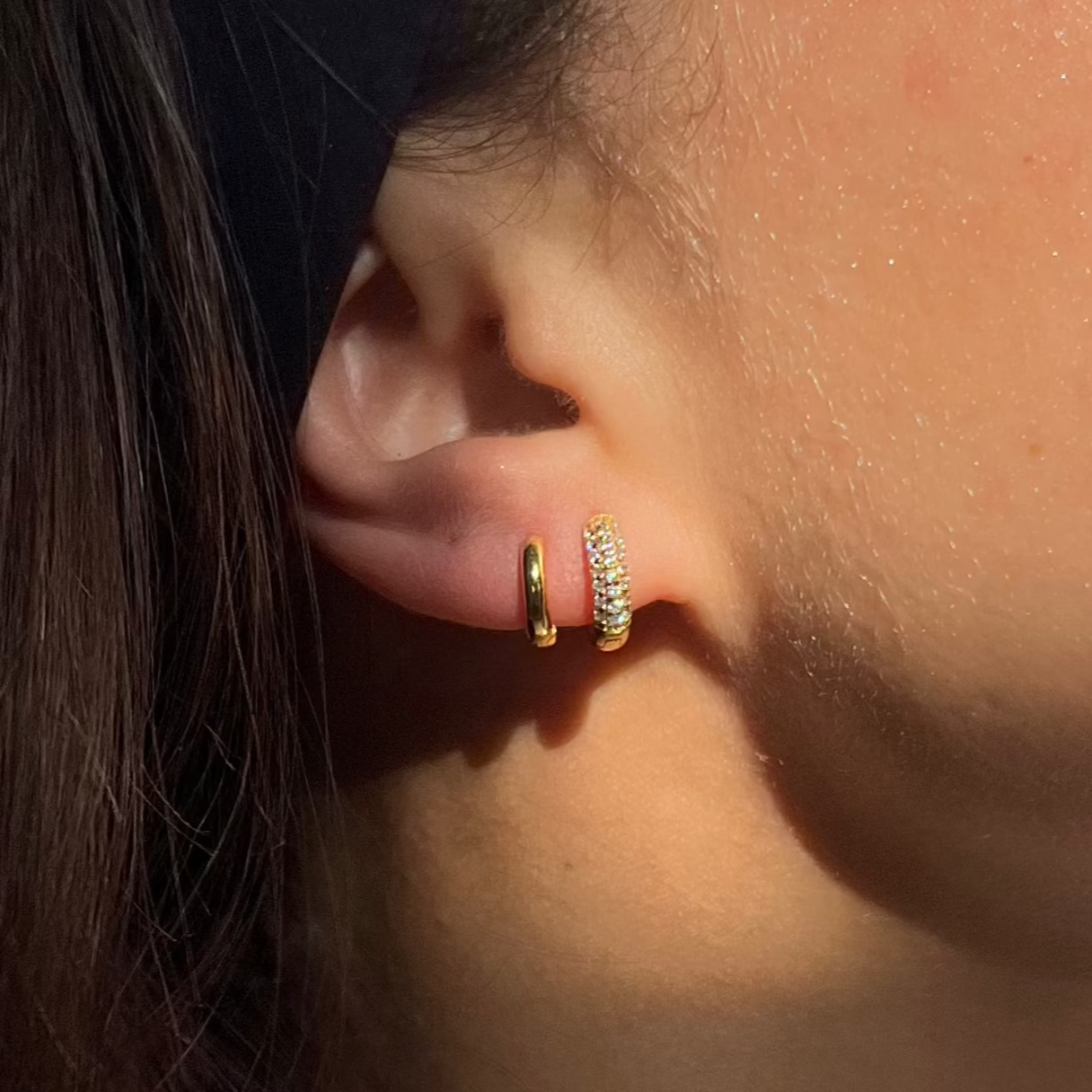THE AURORA HOOP S - solid gold