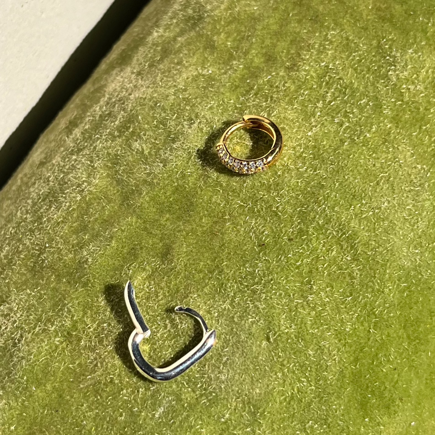 THE AURORA HOOP S - 18K ゴールド バーメイル