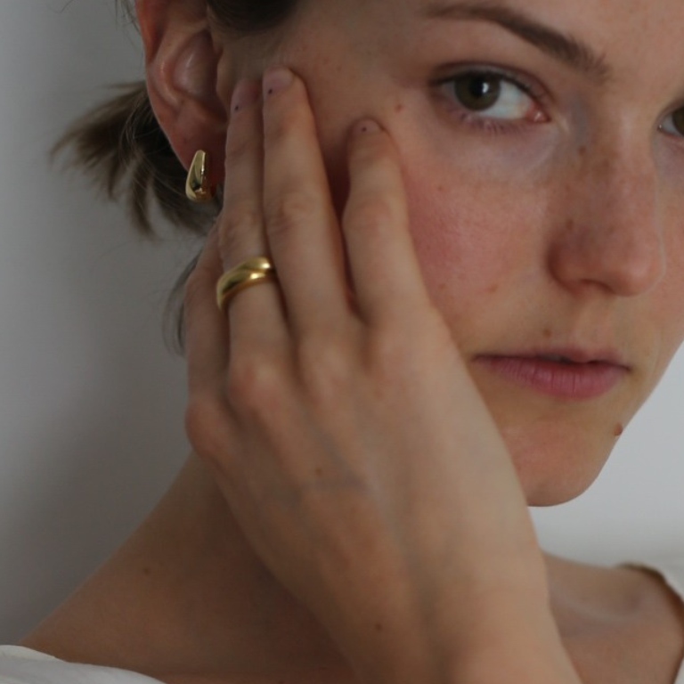 THE AURORA HOOP M - 18K ゴールド バーメイル