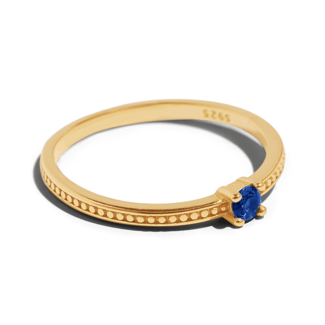 Gemstone ring, Sustainable jewelry, gold jewelry packshot