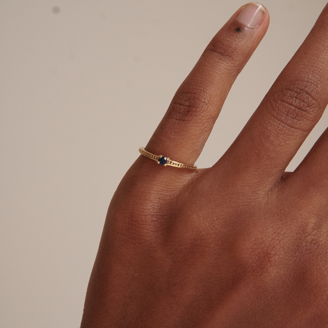 DE EMMA RING BLAUW - massief goud