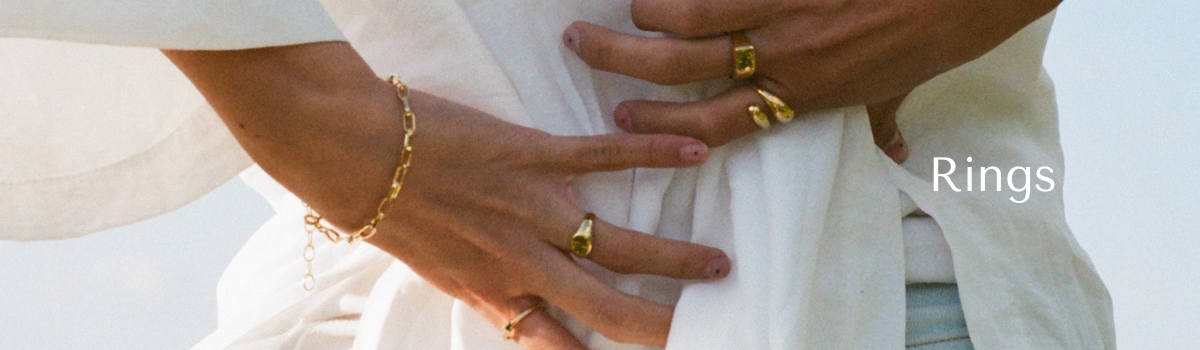 On our online store you find sustainable rings, see statement rings, gold rings with stone and more
