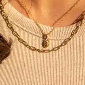 THE STRAWBERRY PENDANT - 18k gold vermeil