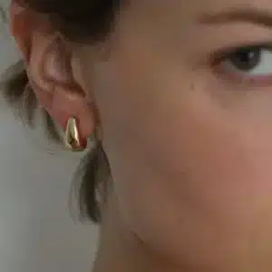 THE SAGE DOME HUGGIE HOOP - 18k gold vermeil